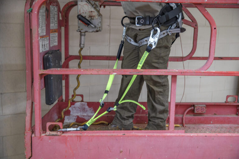 Proper Connection for Fall Protection in a MEWP | Safewaze