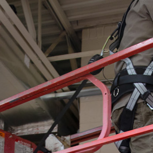Proper Connection for Fall Protection in a MEWP | Safewaze